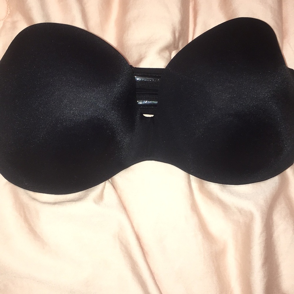 Black strapless Warner’s bra 34C